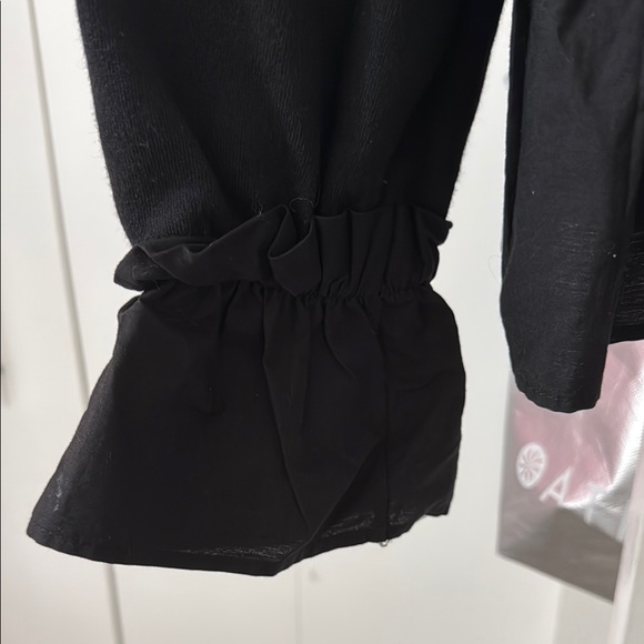 Zara Black Peplum Crew Neck Long Sleeve Sweatshirt Size Large - Picture 4 of 4